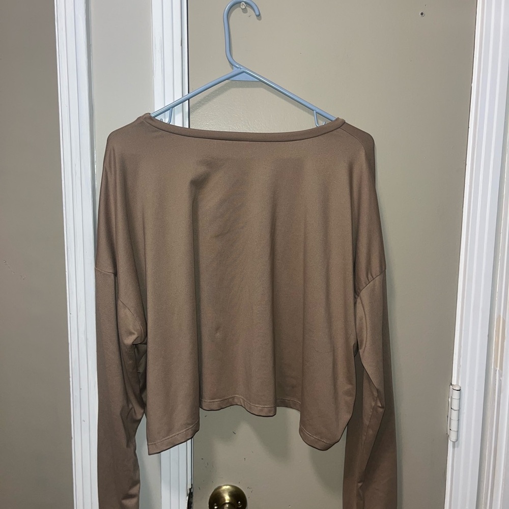 Elegant Brown Long Sleeve Crop Top - Picture 6 of 6